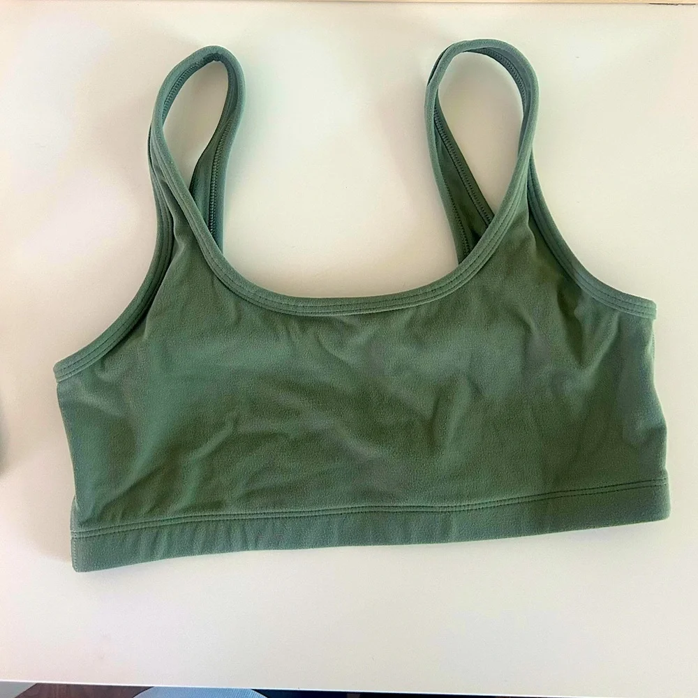 ARITZIA activewear set - Picture 2 of 3